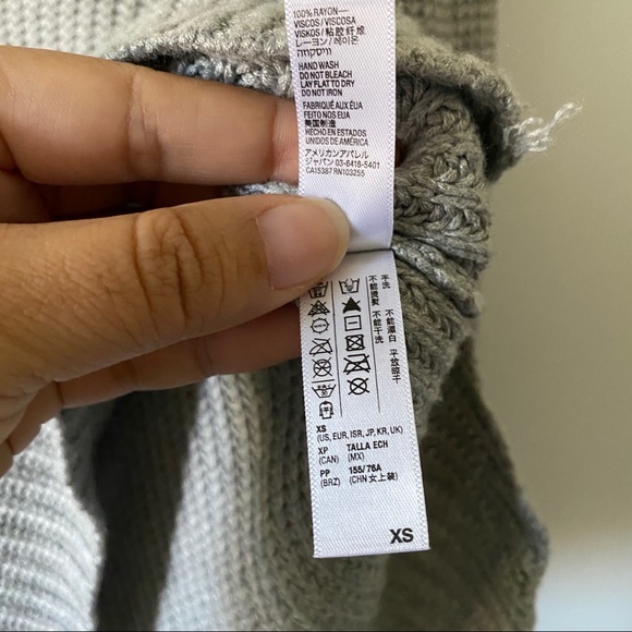 American Apparel Cropped Knit Grey Sweater - Picture 5 of 9